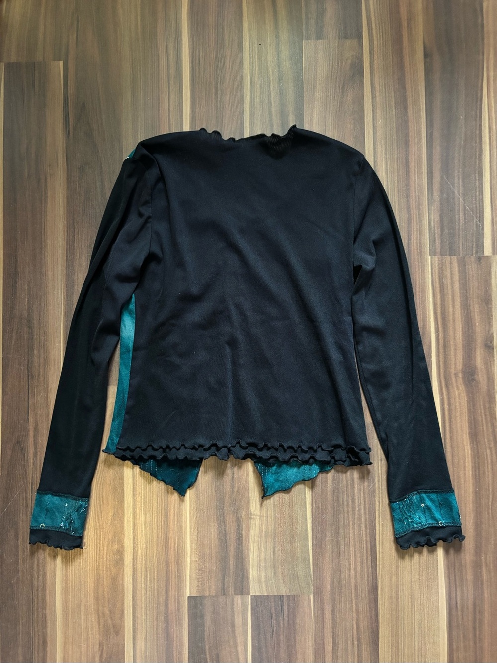 Bali Teal & Black V‑Neck Long Sleeve Accent Blouse - Picture 3 of 3